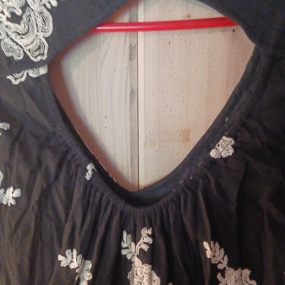 FREE PEOPLE Black Embroidered Floral Shift Mini Dress. SIZE LARGE - Picture 6 of 7
